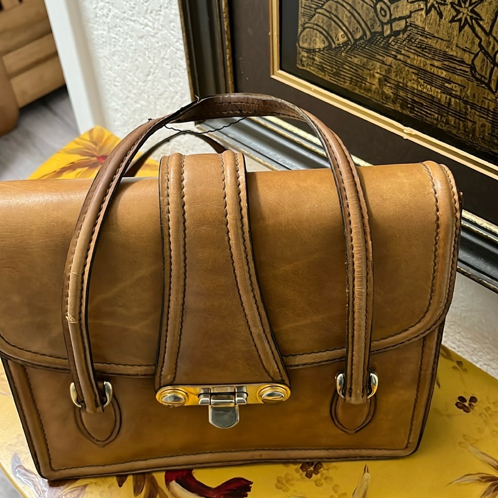 Tan leather saddle bag purse